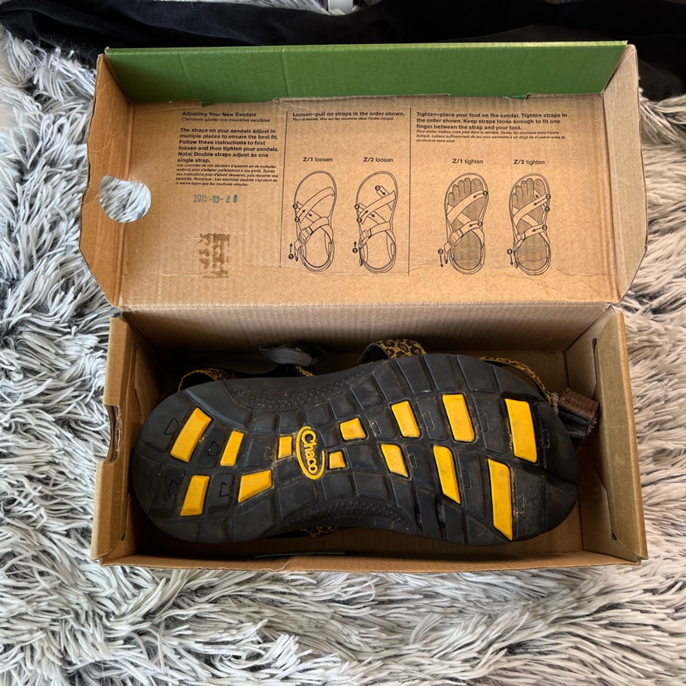SUPER CUTE  OUTDOOR LEOPARD CHACOS! 🐆 - Picture 2 of 5